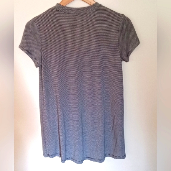 American Eagle Soft & Sexy Tee - Size XS - Picture 2 of 5